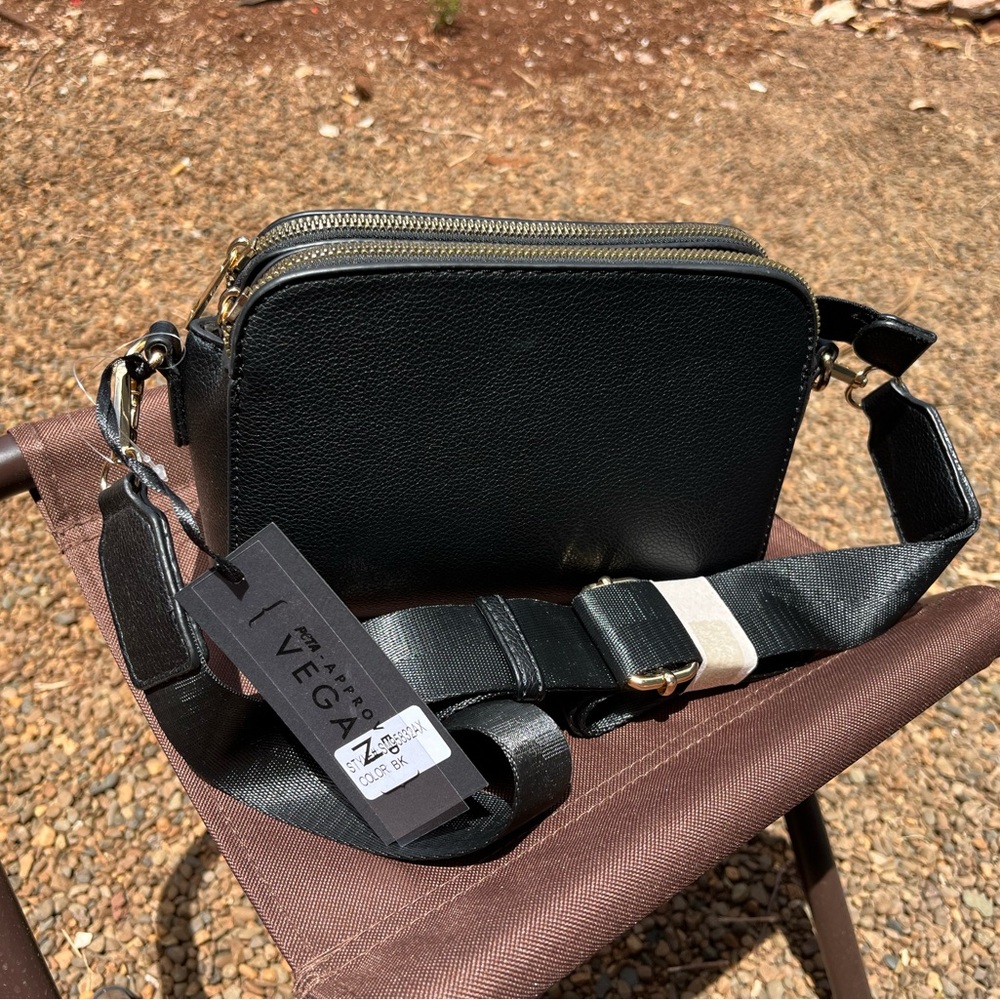 EVVE Triple Zip Small Crossbody Purse